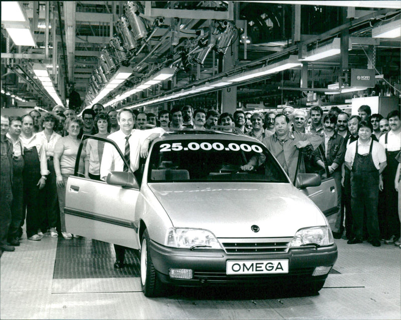1982 Opel Omega Caravan 3.0i - Vintage Photograph