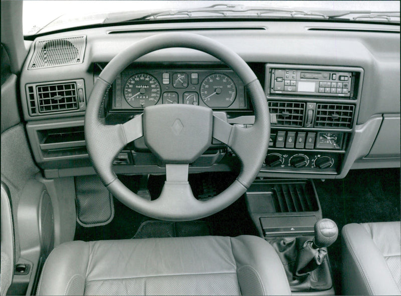 Renault 19 Cabriolet 16V - Vintage Photograph