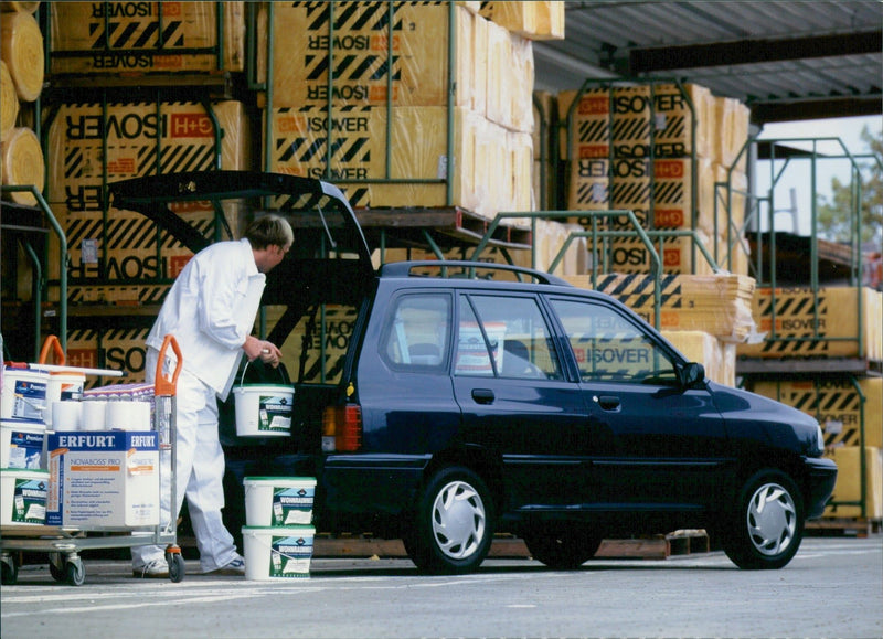 1998 Kia Pride station wagon - Vintage Photograph