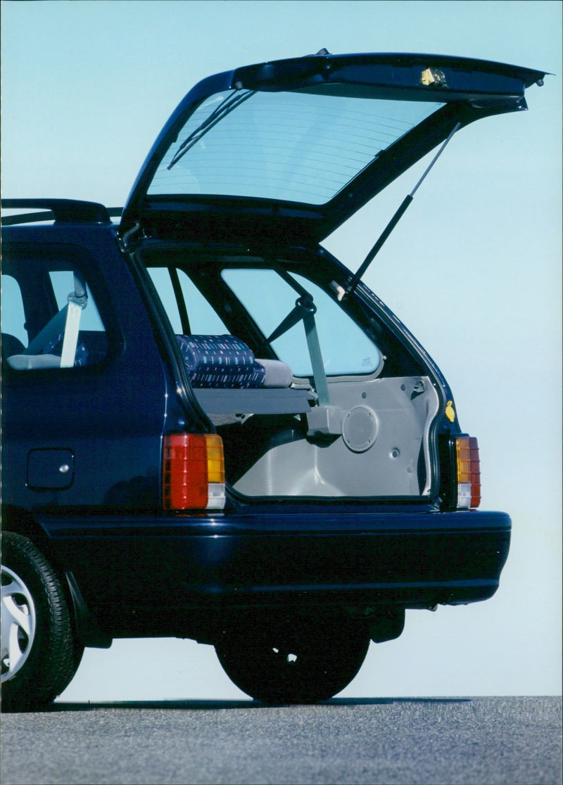 1998 Kia Pride station wagon - Vintage Photograph