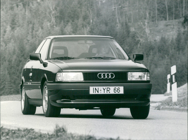 Audi 80 16V - Vintage Photograph