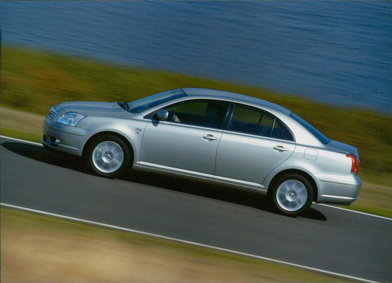 Toyota Avensis D-CAT - Vintage Photograph