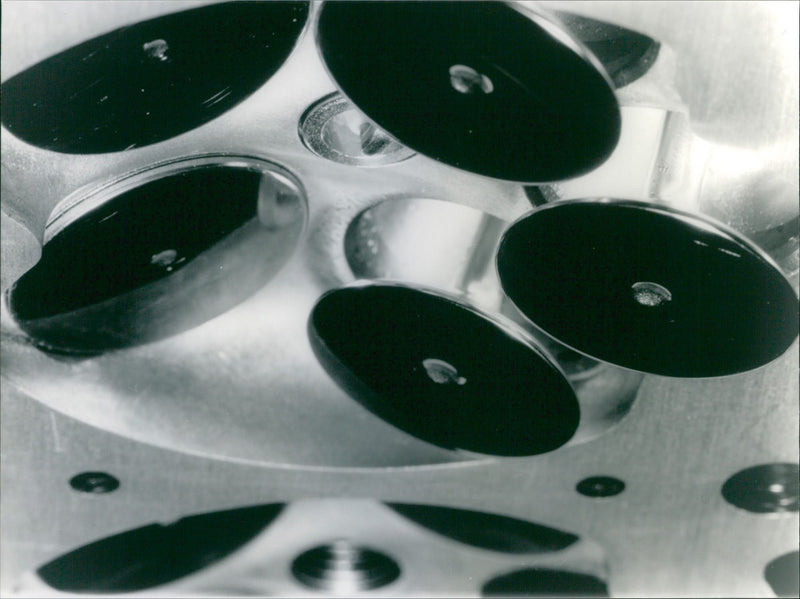 1989 Audi five-valve Technology - Vintage Photograph