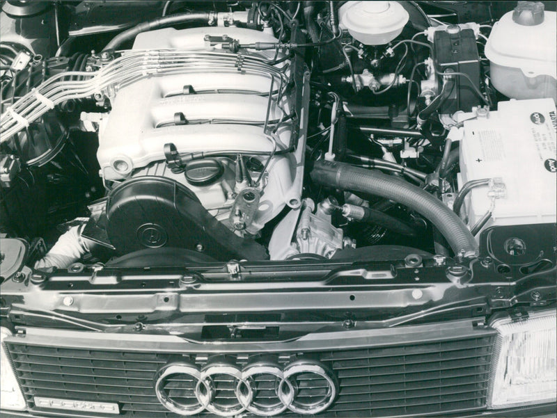 1989 Audi 80 16V and 1989 Audi 80 Quattro 16V Engine - Vintage Photograph
