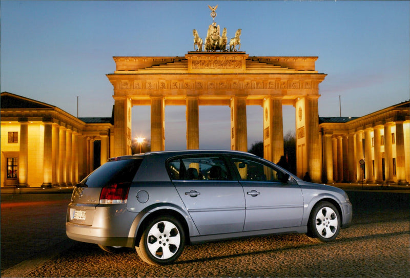 Opel Signum - Vintage Photograph