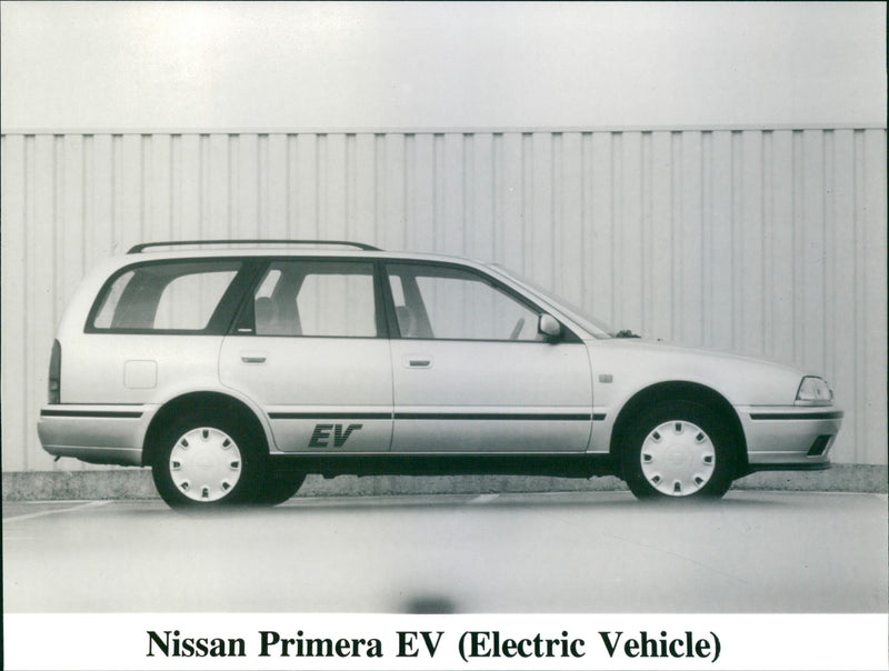 Nissan Primera EV - Vintage Photograph