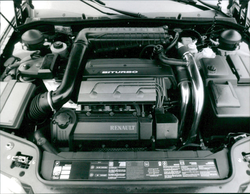 Renault Safrane Bi-Turbo - Vintage Photograph