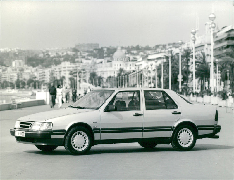 Saab 9000 CD 1989 - Vintage Photograph