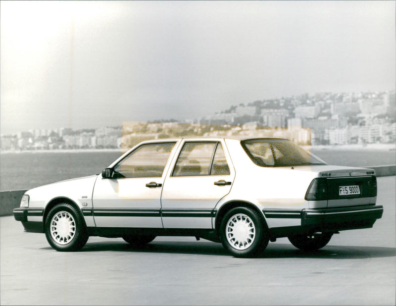 Saab 9000 CD 1989 - Vintage Photograph