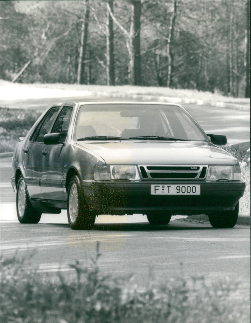 Saab 9000 Turbo 16 1989 - Vintage Photograph