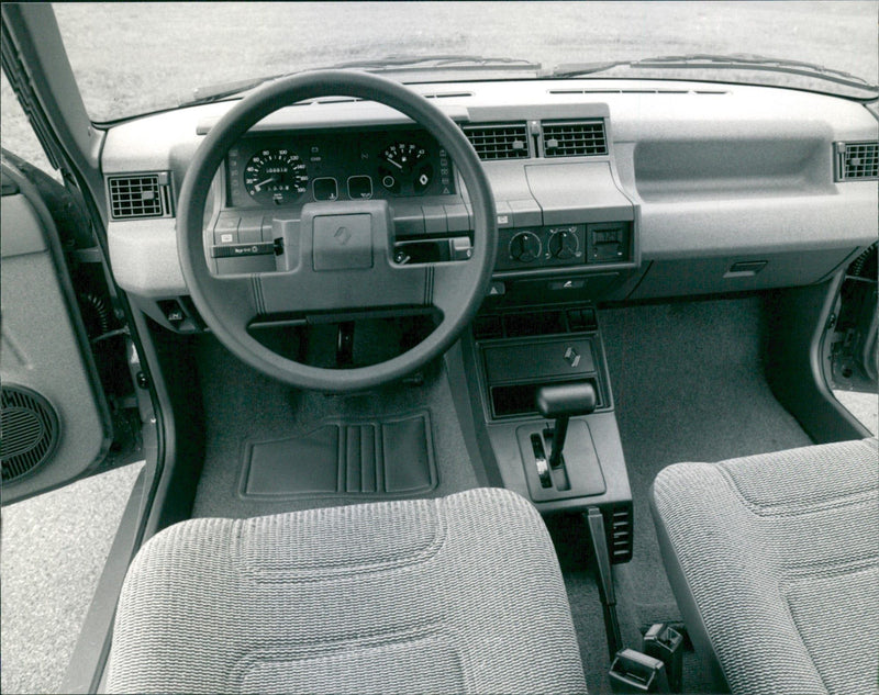 Renault 5 Automatic - Vintage Photograph