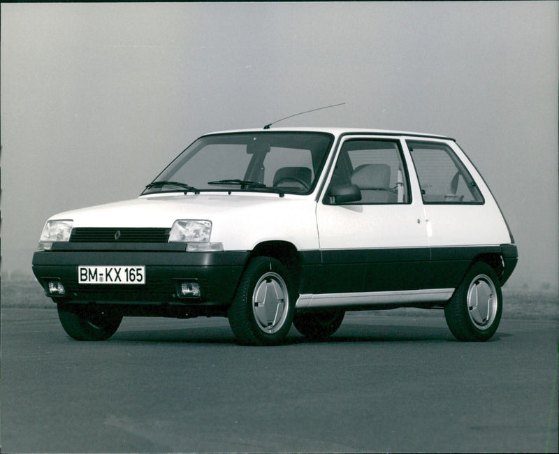 Renault 5 TSE - Vintage Photograph