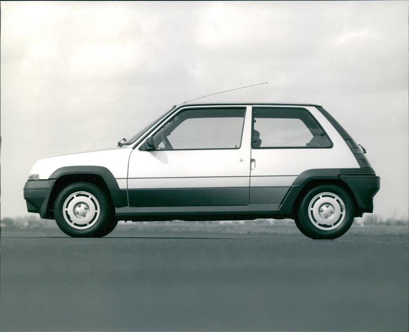 Renault 5 GT Turbo - Vintage Photograph