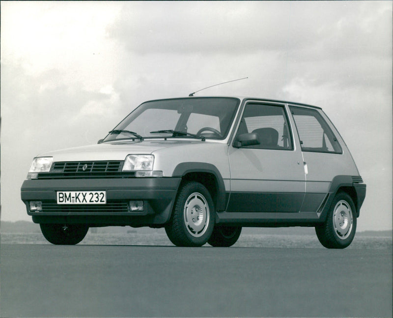 Renault 5 GT Turbo - Vintage Photograph