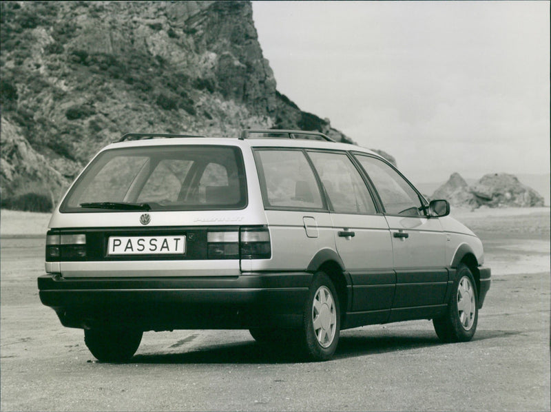 1989 Volkswagen Passat Variant GT - Vintage Photograph