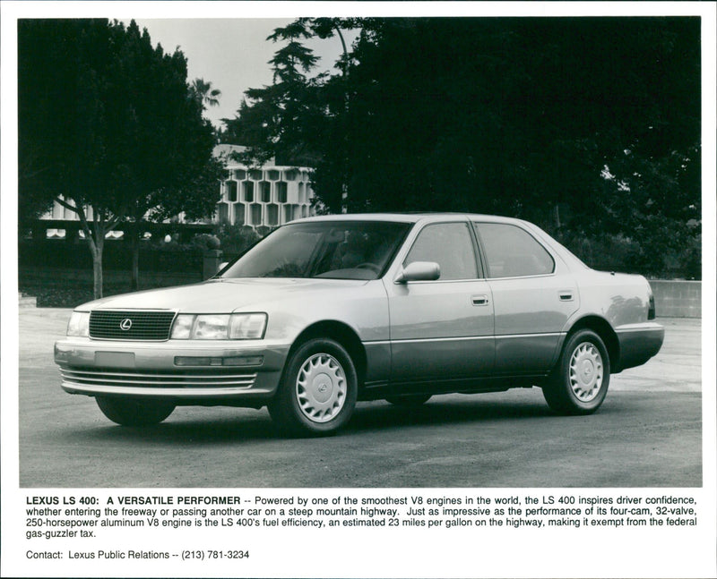 1991 LEXUS LS 400 - Vintage Photograph