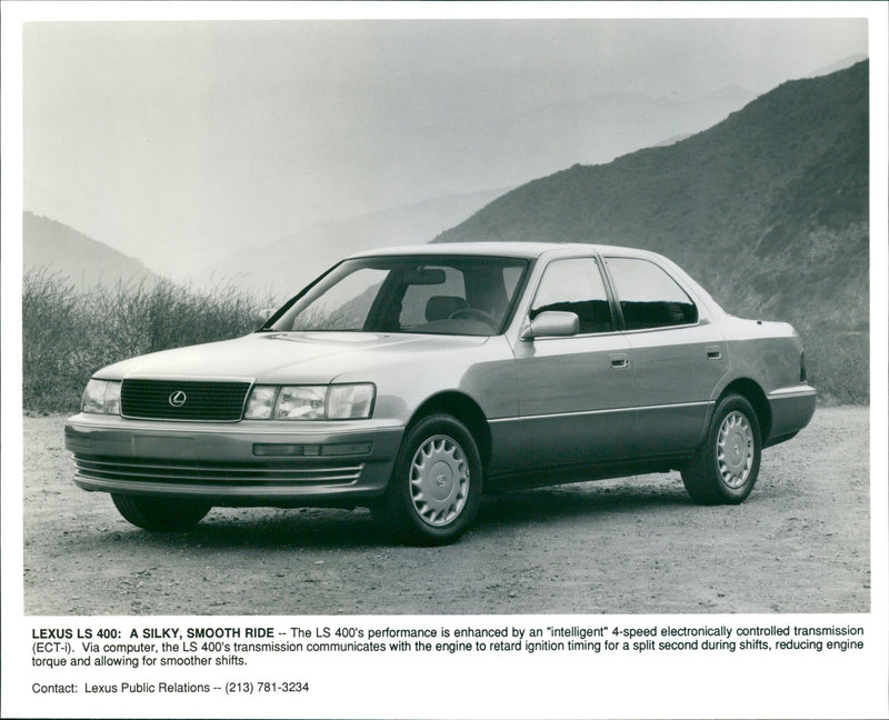 1991 LEXUS LS 400 - Vintage Photograph