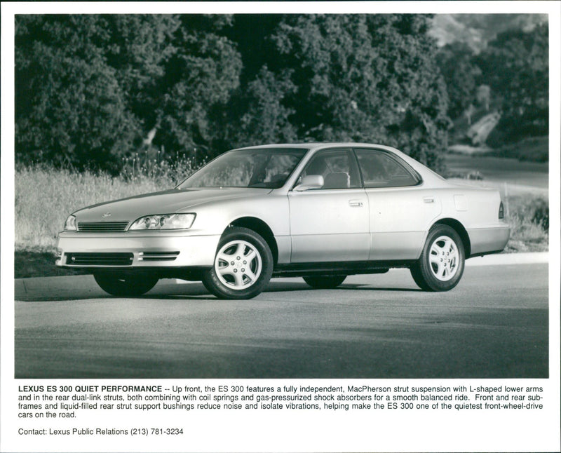 1991 LEXUS ES 300 - Vintage Photograph