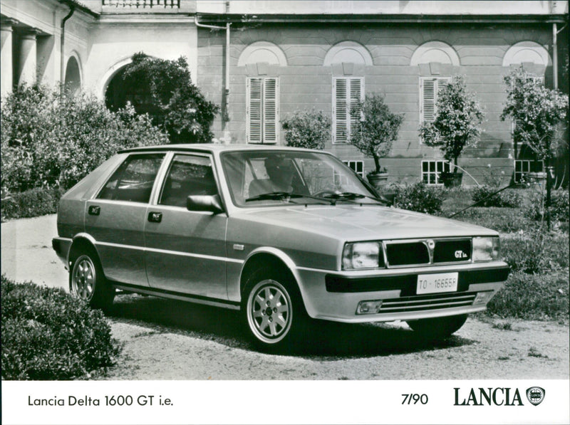 Lancia Delta 1600 GT i.e. - Vintage Photograph