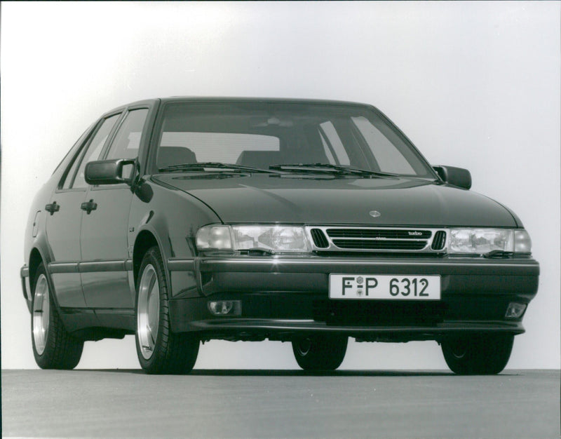 1992 Saab 9000 CS 2.3 Turbo S - Vintage Photograph
