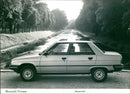 Renault 9 GTL - Vintage Photograph