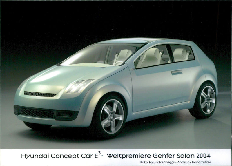 2004 Hyundai Concept Car E - Vintage Photograph