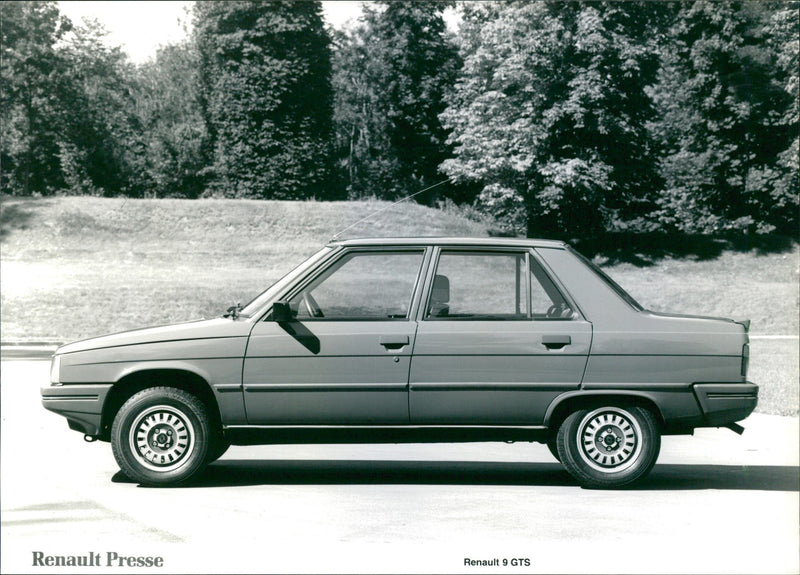 Renault 9 GTS - Vintage Photograph