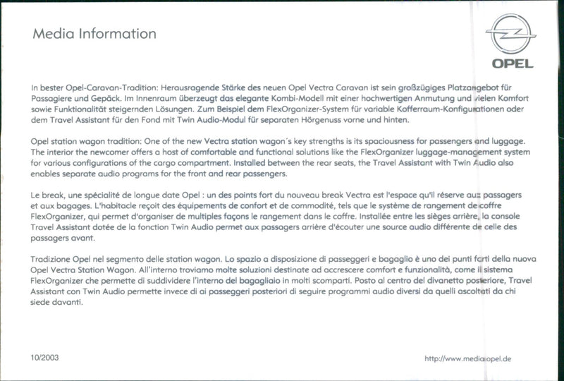 Opel Vectra station wagon - Vintage Photograph