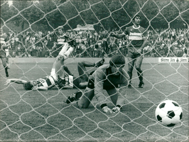 Fußballtorwart Helmut Roleder 1977 - Vintage Photograph