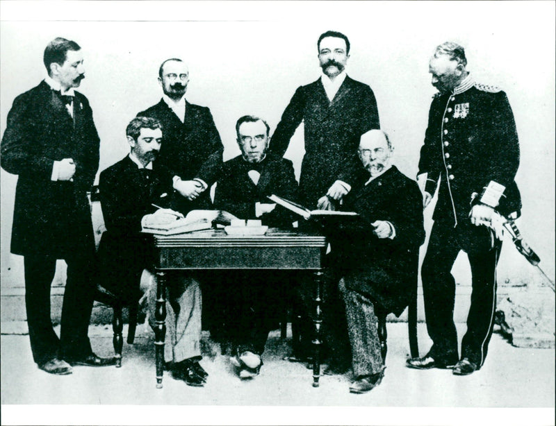 Gebhardt, Baron Pierre de Coubertin, Guth-Jarkovsky, Bikelas, Kemeny, Boutovsky und Balck - Vintage Photograph