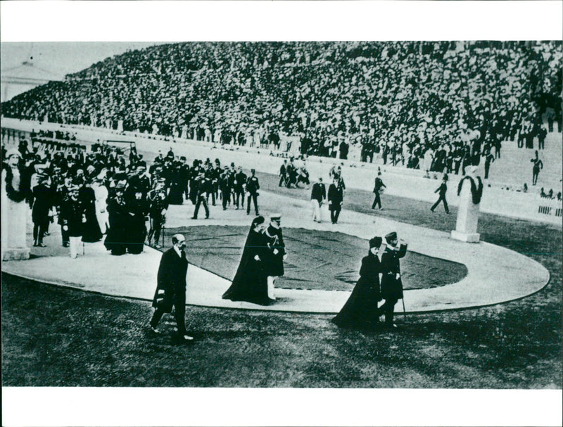 Die esten Feind Spiele der Neuzeit - Vintage Photograph