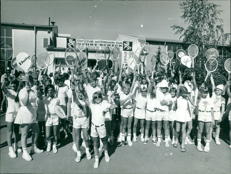 Tennisnachwuchs - Vintage Photograph