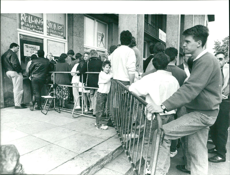 Advance booking for the final of the ATP tour 1990 - Vintage Photograph