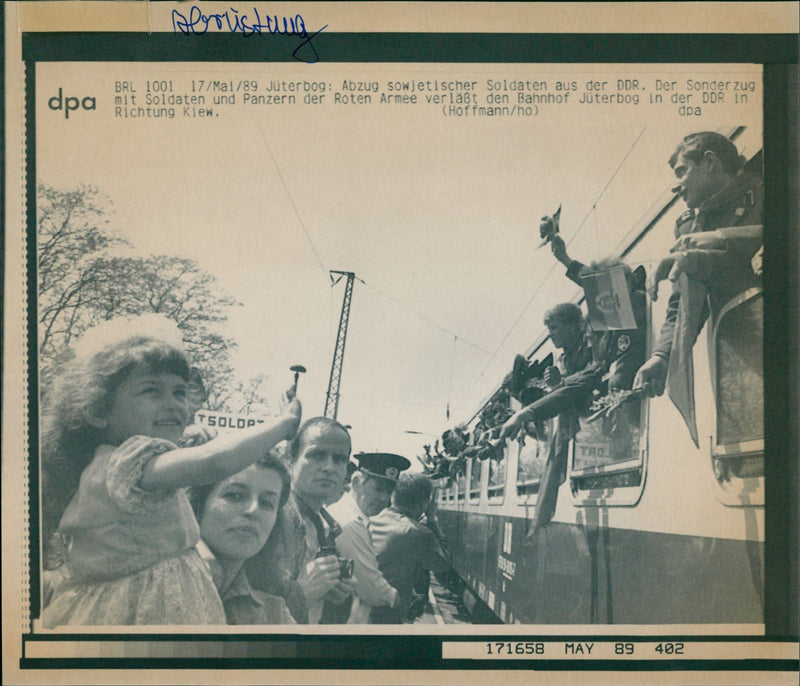 EXPENDITURE SPECIAL TRAIN SOLDIERS AND TANKS RED - Vintage Photograph