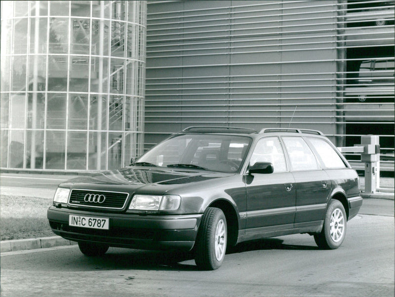 Audi 100 Avant quattro 2.8 - Vintage Photograph