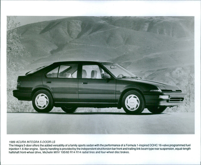 1989 FAMILY - Vintage Photograph