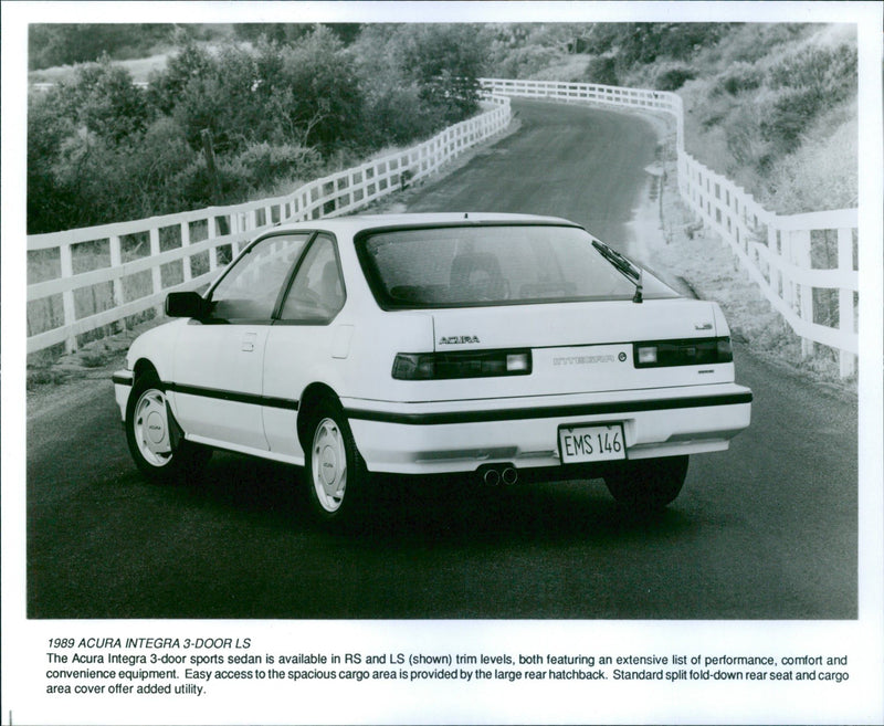 1989 FAMILY - Vintage Photograph