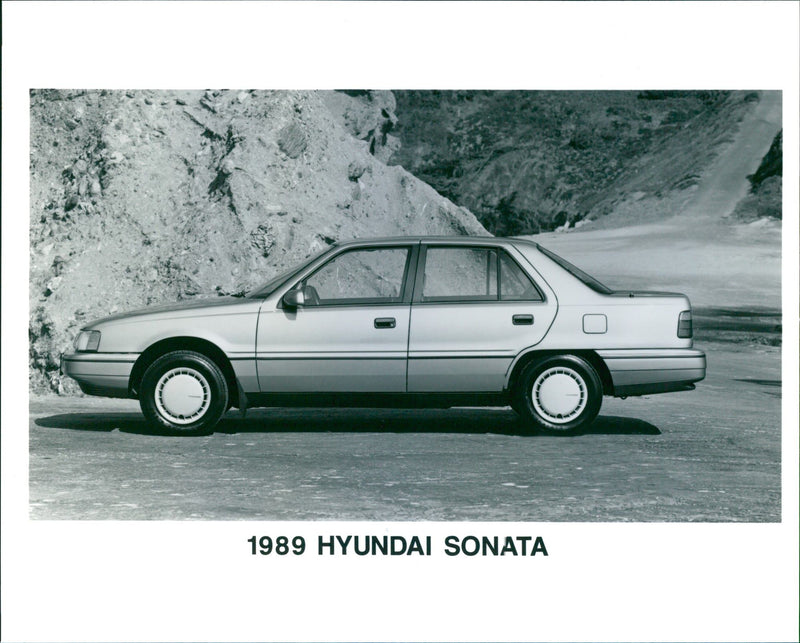 1989 FAMILY - Vintage Photograph