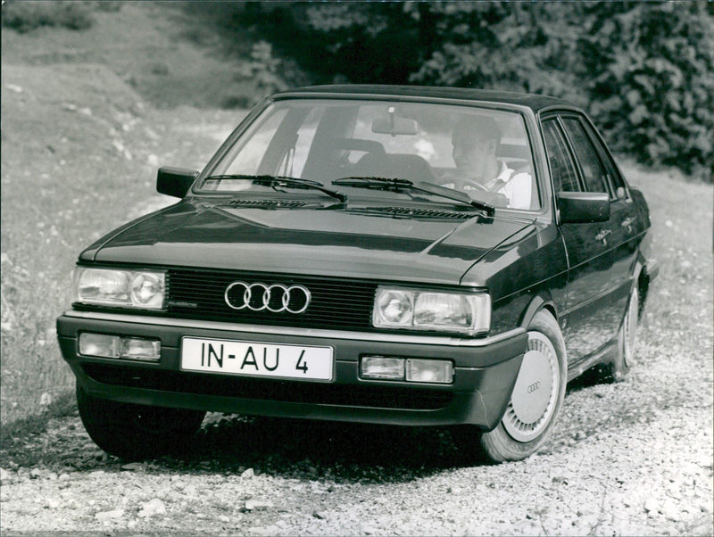1985 MODELLJAHR - Vintage Photograph
