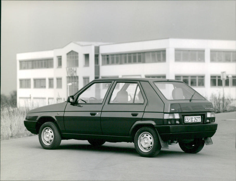 NUCCIO BERTONE HECKKLAPPE RUCKSITZ - Vintage Photograph