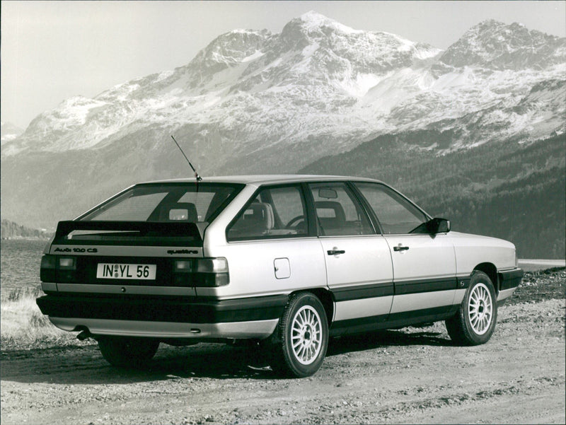 1985 MODELLJAHR - Vintage Photograph