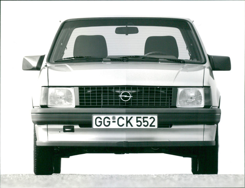 GG - CK 552
ADAM OPEL AG PRESSEABTEILUNG Opel Stufenheck Ein kompakt - Vintage Photograph