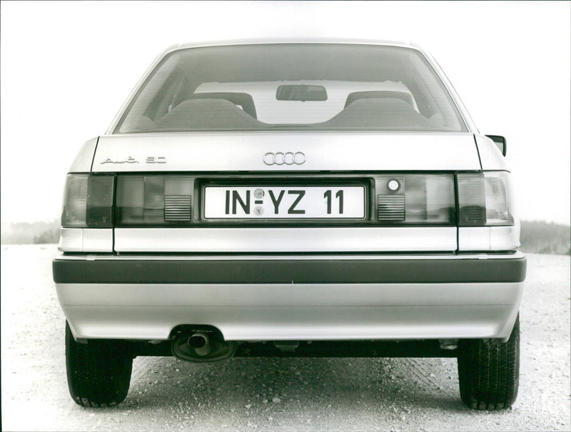 wa IN - YZ 11 /87 Vossprung durch Technik
Der neue Audi 90 Audi V - Vintage Photograph