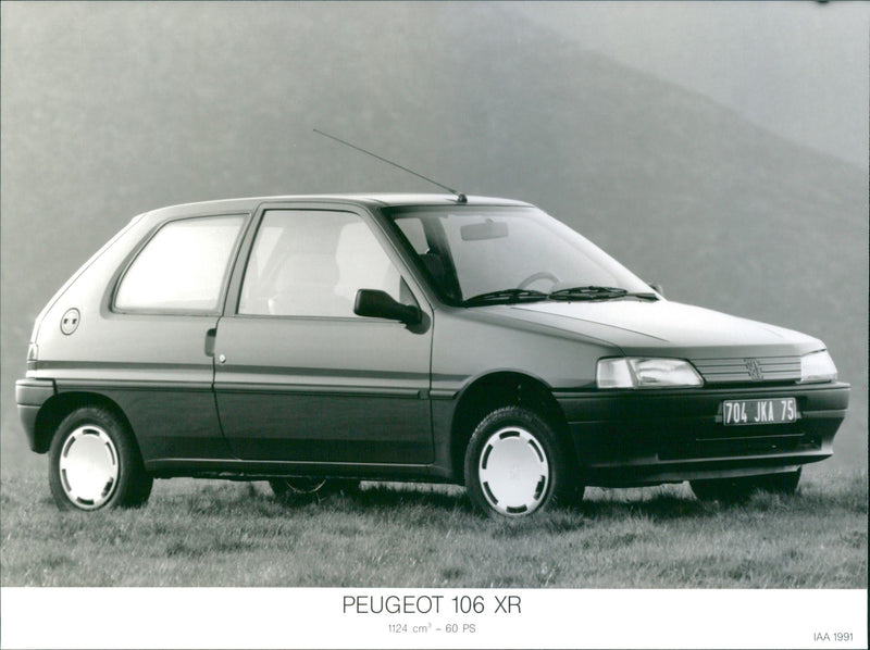 704 JKA 75 . PEUGEOT 106 XR cm PS IAA 1991 t Peugeot - Vintage Photograph