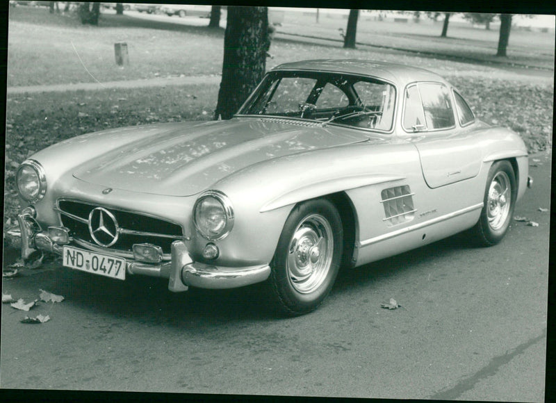 Mercedes 300 SL - Vintage Photograph