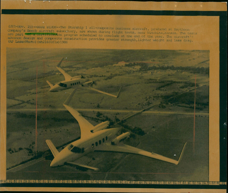 1986 RARC BIRDS STARSHIP ALL CAPOSITE BUSINESS AIRCRAFT PRODUCED RAYTHE FLIGHT - Vintage Photograph