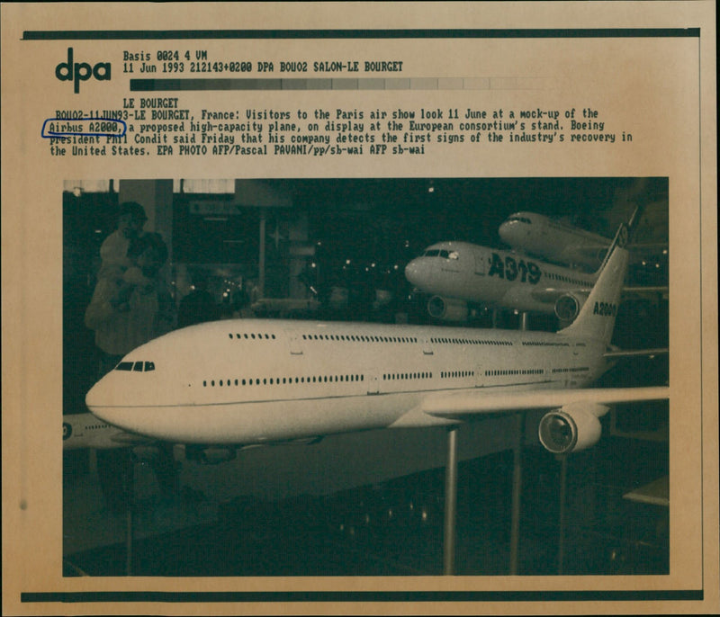 1993 AVIATION AIRBUS BOEING PRESIDENT PHIL CONDIT SAI UNITED COMPANY PARIS FRANCE - Vintage Photograph