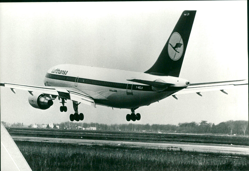 Airbus A310 - Vintage Photograph