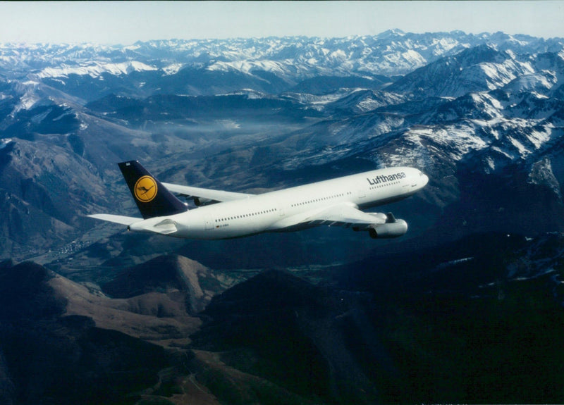 Airbus A340-200 - Vintage Photograph