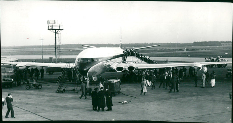 Komet IV - Vintage Photograph